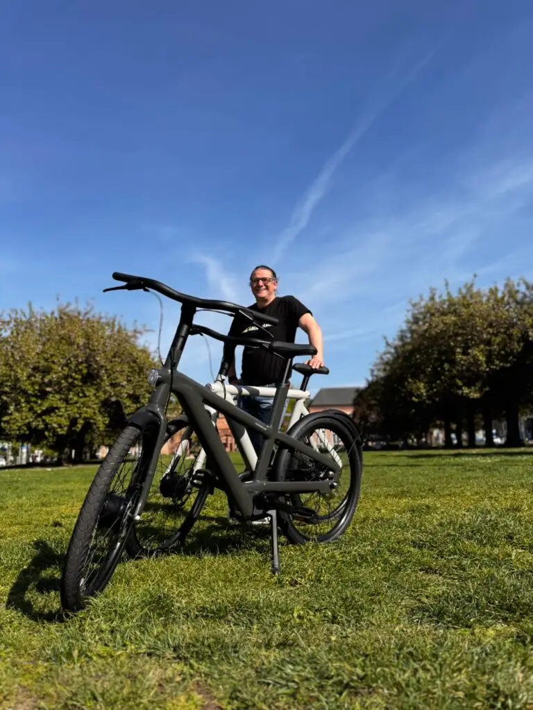 E-Bike vor dem Grassimuseum am Johannisplatz